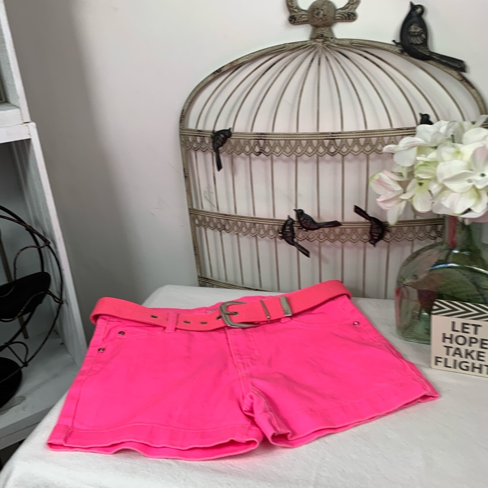 New.Cutie Fashion girls shorts.